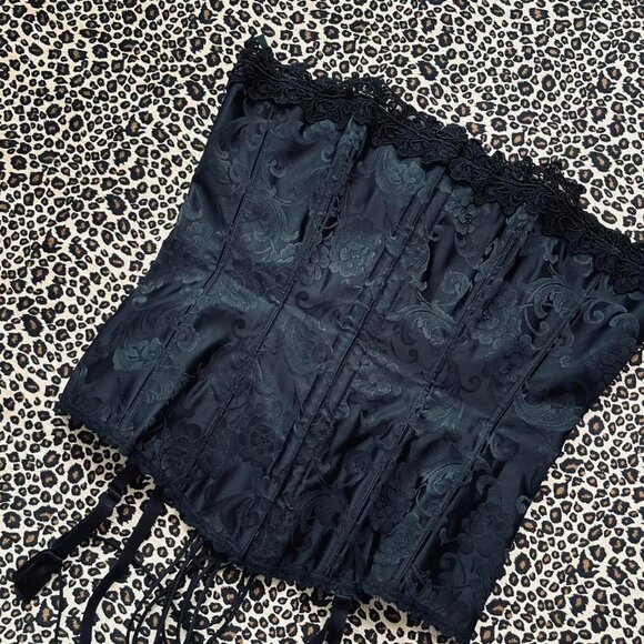 Frederick’s of Hollywood black corset - Picture 2 of 7